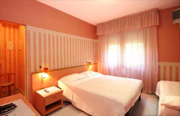 Hotel Manuela Cinquale Room photo