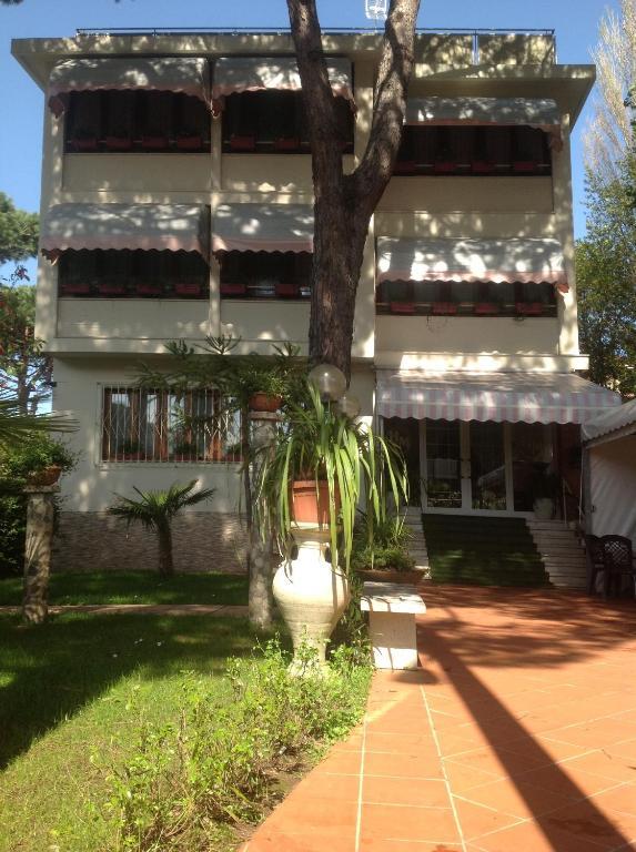 Hotel Manuela Cinquale Exterior photo
